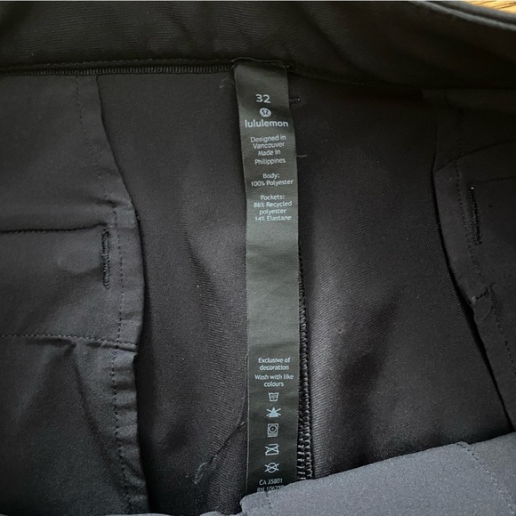 Lululemon Athletica Men's Black Commission 9” Shorts - Picture 2 of 6